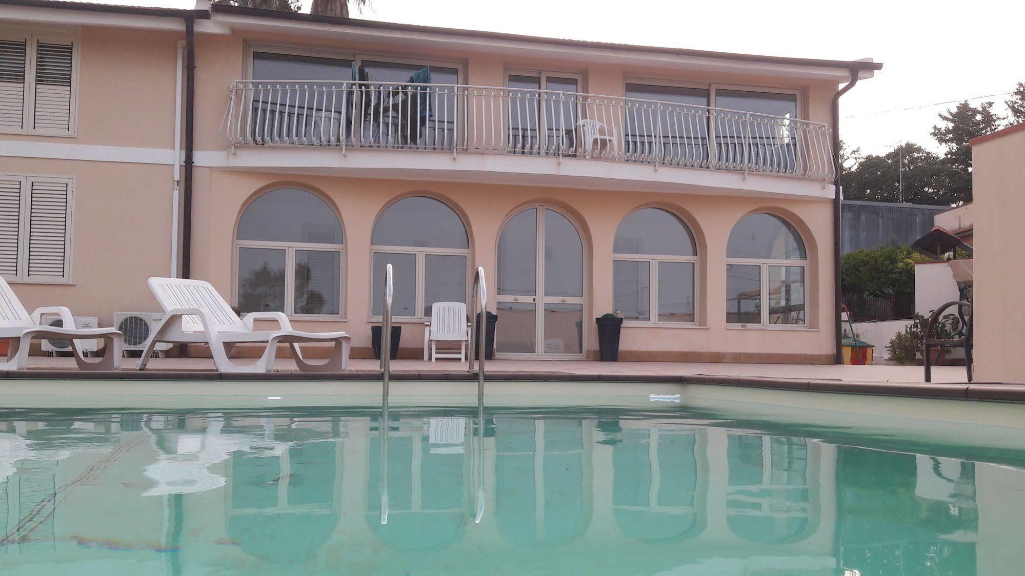 Isola Del Sole Apartment Сиракуза Екстериор снимка